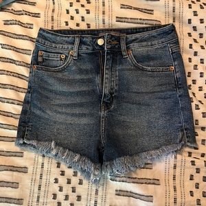 High Waist, Medium Wash Fray Hem Denim Short, Size XS.